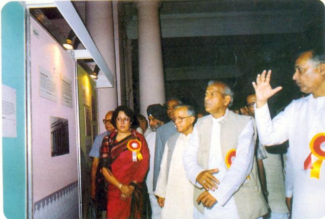 Shri Jyoti Basu, Shri Rabi Ray, Smt. Nazma Heptullah and Shri Hashim Abdul Halim at Assembly House