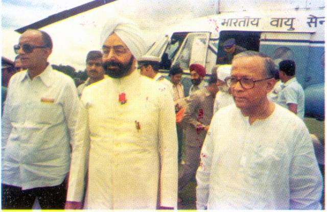 Jyoti Basu receives Gyani Jail Singh, President of India