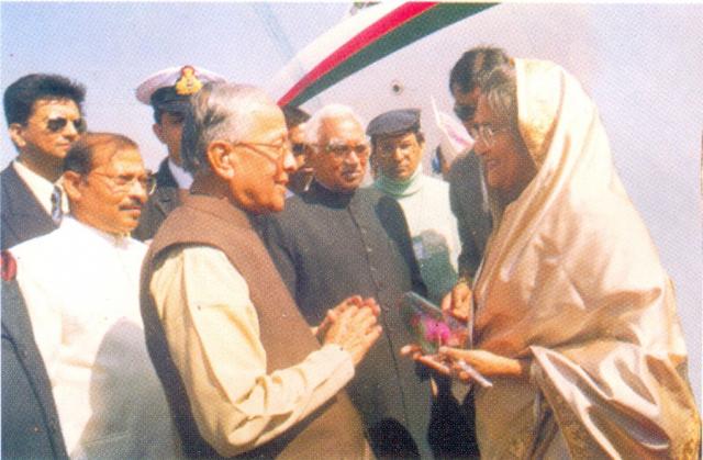 Book Fair 1999, Basu and Seikh Hassina Wazed, Prime Minister of Bangladesh